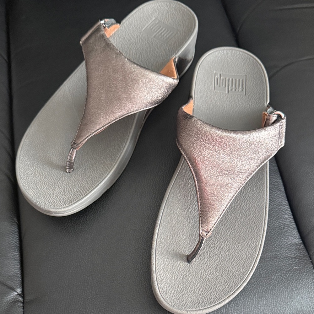 FitFlop pewterMetallic Sandals- sz 10- new